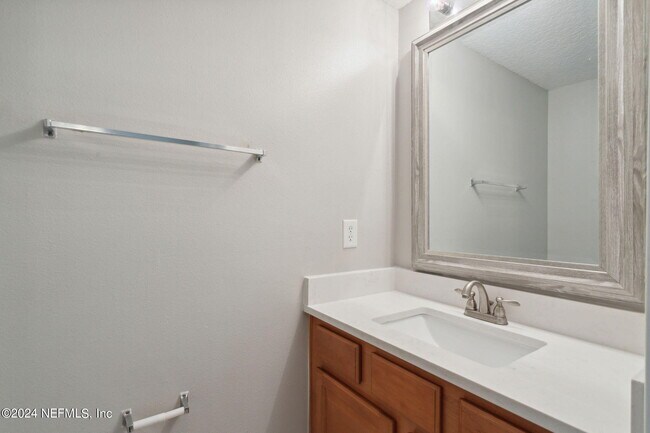 Building Photo - 574 Southbranch Dr