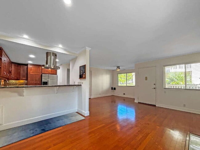 Building Photo - 7422 Seastar Dr