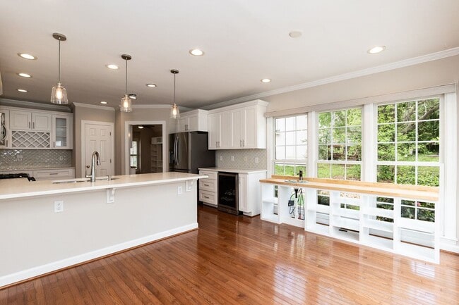 Building Photo - Meticulous Four Bedroom Dream Home!