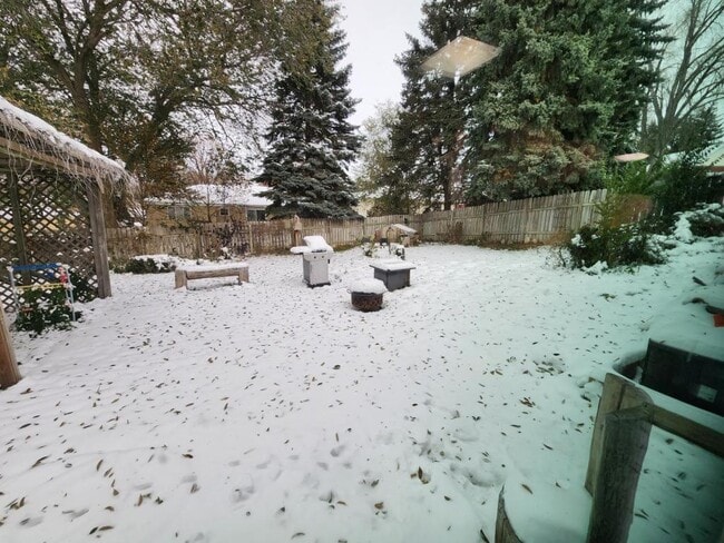 Building Photo - 2318 E Boulevard Ave