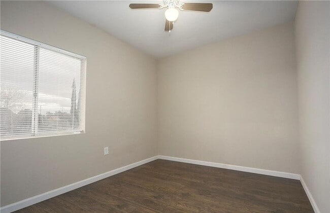 Building Photo - AVAILABLE NOW! LOVELY Remodeled 2 Bedroom ...