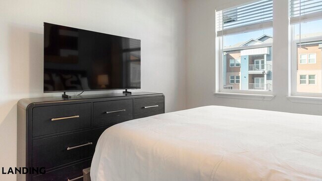 Building Photo - 185 Polaris Pointe