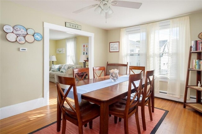 Building Photo - Winter Rental, Spacious Coastal Retreat Ju...