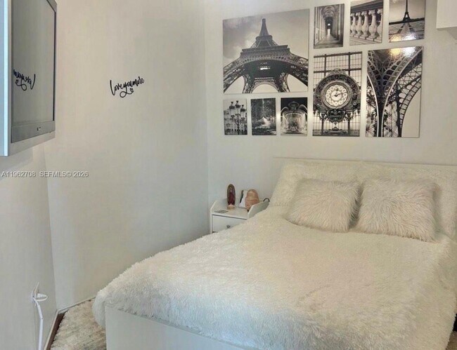 Building Photo - 7135 Collins Ave