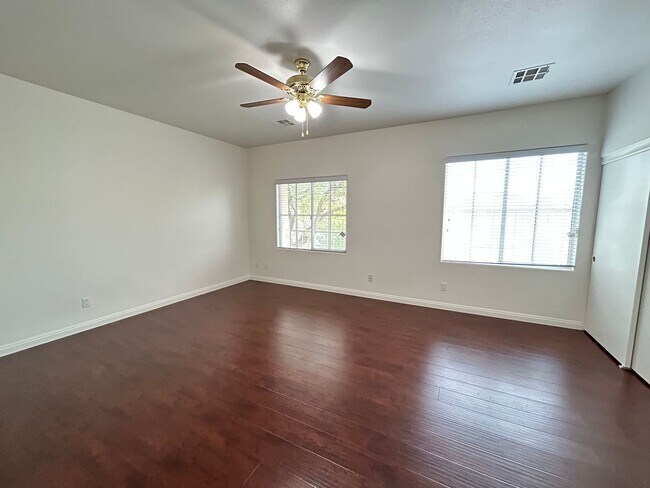Building Photo - Desirable Summerlin Home 4 Bedrooms 2.5 Ba...