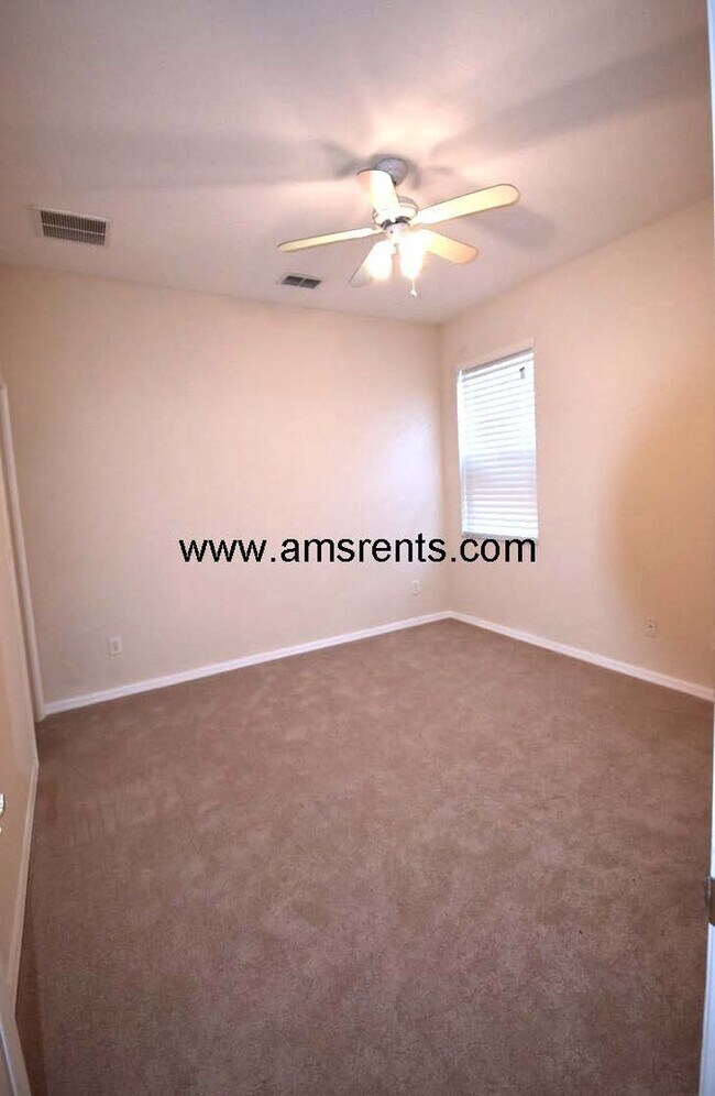 Building Photo - 13157 Paloma Dr
