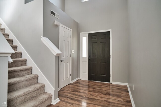 Building Photo - 10856 Trailwood Dr