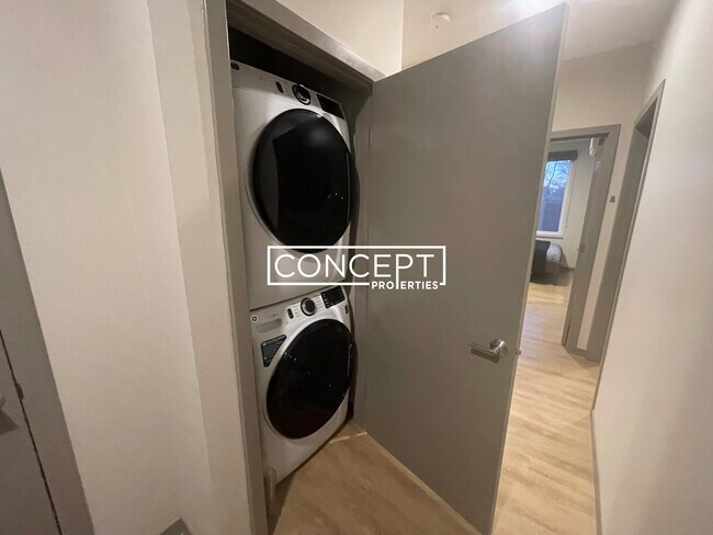 Building Photo - 525 Lincoln St