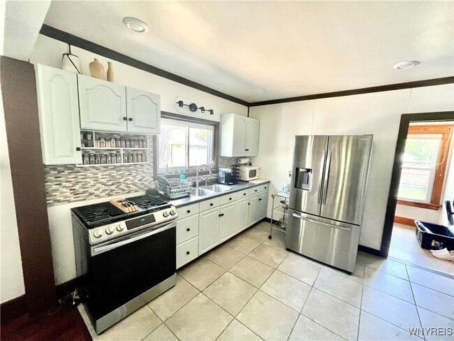 Building Photo - 141 Parkwood Ave