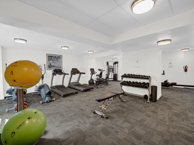 Building Photo - 5000 S Cornell Ave