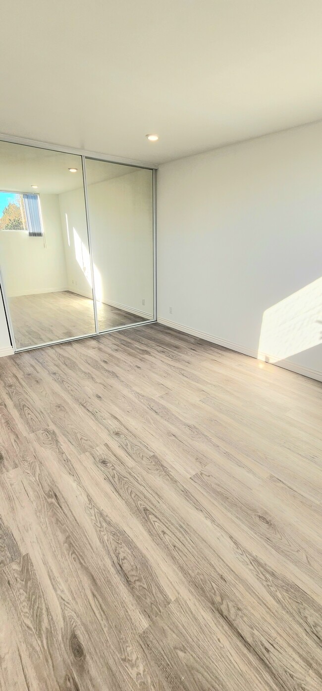 Guest Bedroom #2 - 303 N Swall Dr