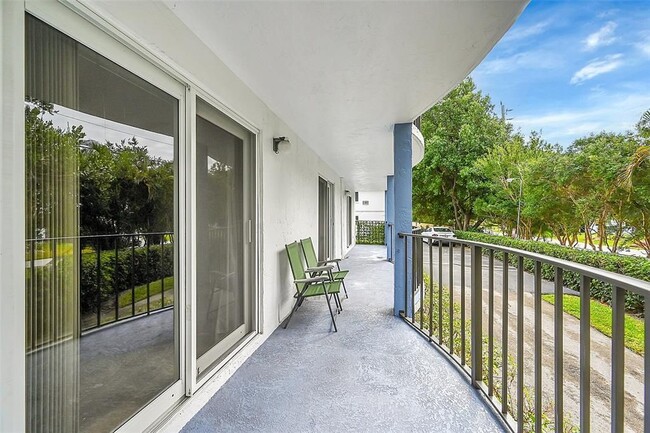 Building Photo - 3909 N Ocean Blvd
