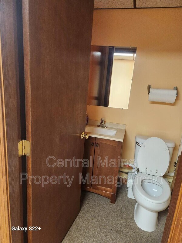 Building Photo - 571 Sabattus St