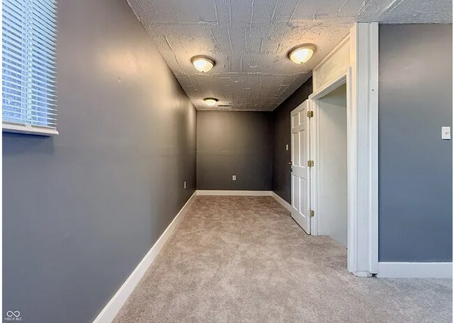 Building Photo - 3736 Kinnear Ave