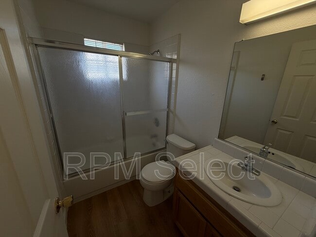Building Photo - 1255 Farragut Cir