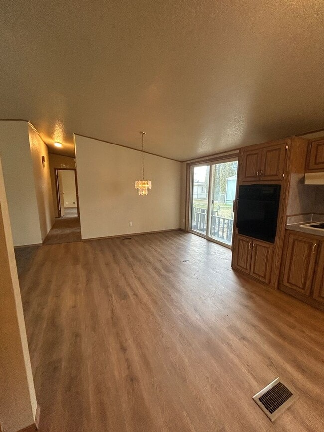 Building Photo - Renovated 3-Bedroom, 2-Bedroom Manufactured Home with a Spacious Yard in Hayden
