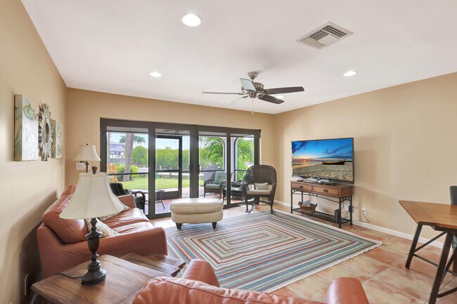 Building Photo - 2299 Treasure Isle Dr