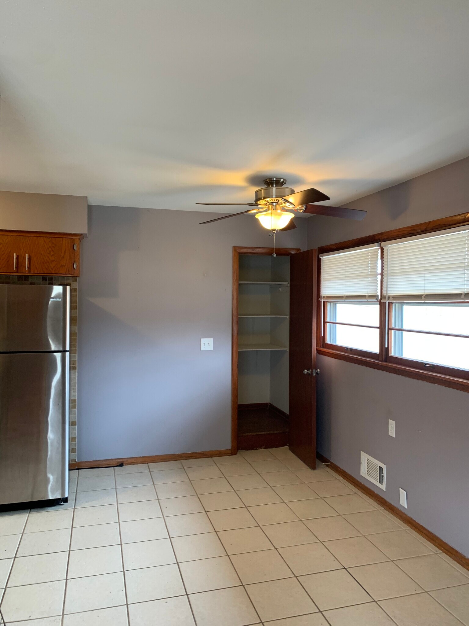 Building Photo - 2237 Hampshire Ave S