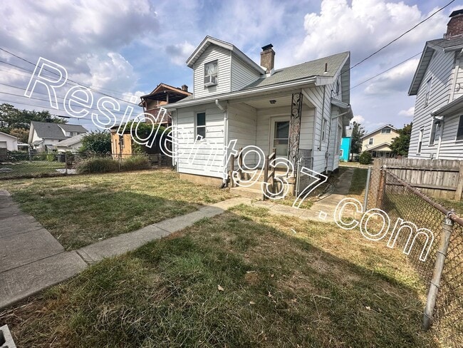 Building Photo - Spacious 4 bedroom 2 Bath home