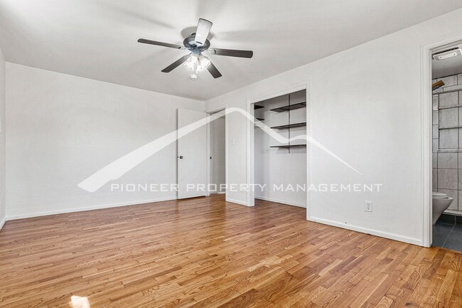Building Photo - Beautiful Updated Home Conveniently locate...
