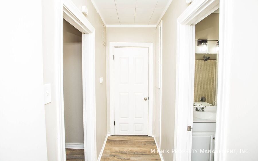 Building Photo - 2404 27th St