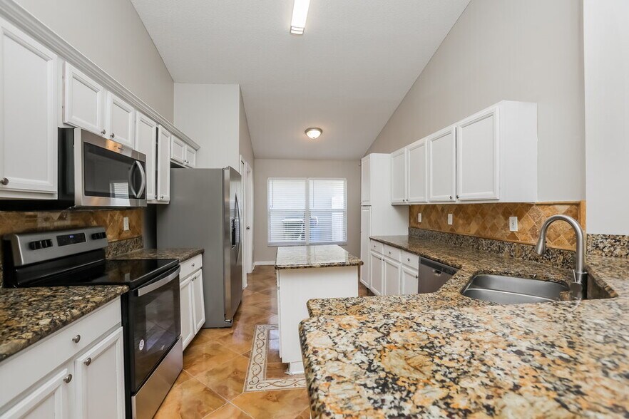 Building Photo - 2118 Flintlock Blvd