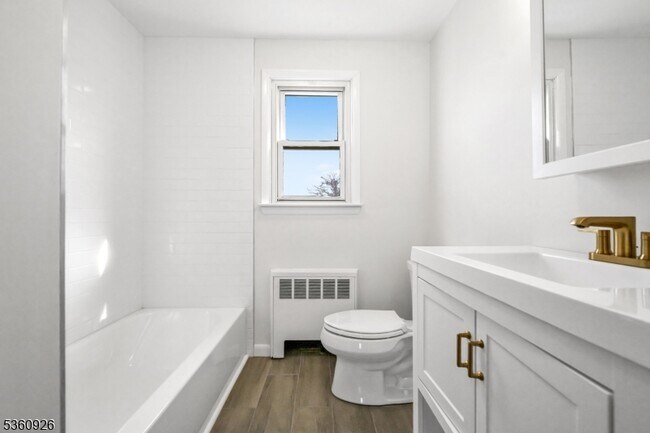 Building Photo - 316 Kipp Ave
