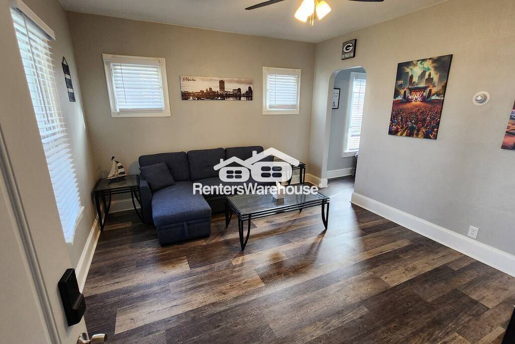 Building Photo - 2867 N Fratney St