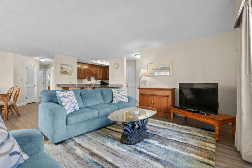 Building Photo - 2805B N Ocean Blvd