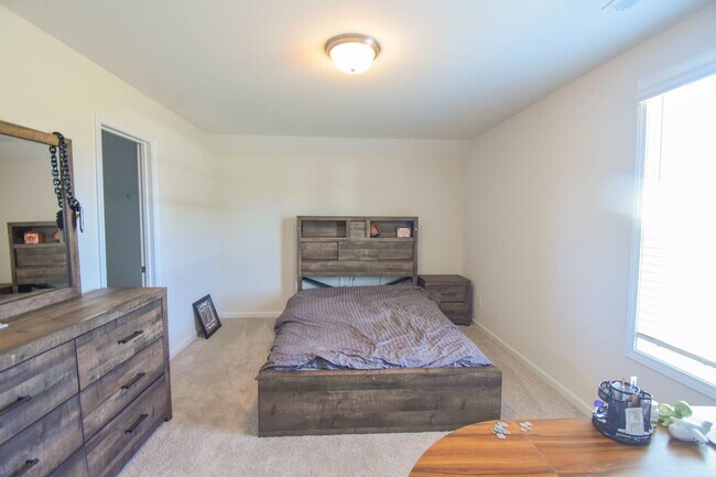 Building Photo - 3 Bedroom 2.5 Bathroom- Built in 2024!