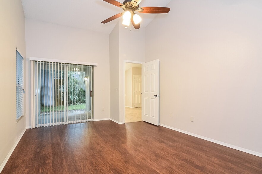Building Photo - 1070 Corkwood Dr