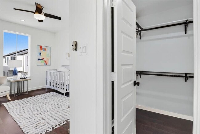 Building Photo - 2909 El Fenice Ln