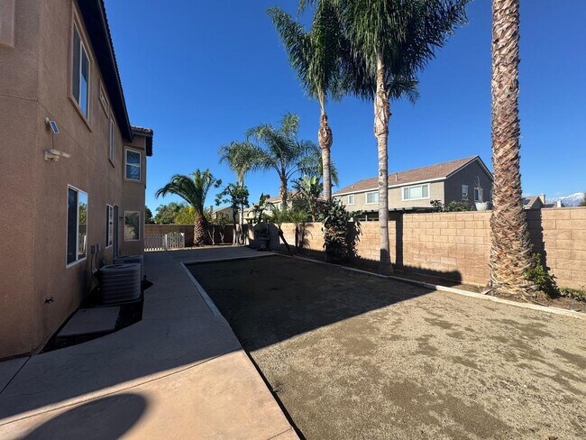 Building Photo - Nice House 5 beds 3.5 bath for lease in Eastvale