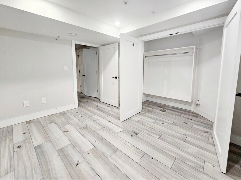 Building Photo - 79 Linden St