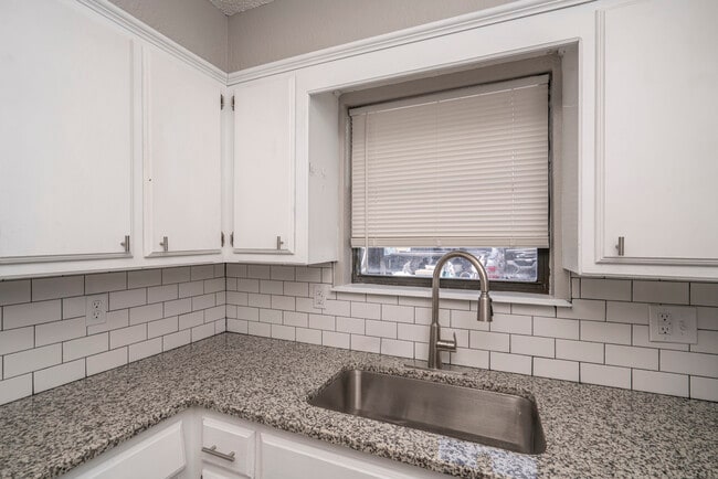 Building Photo - 932/934 SW 62nd St