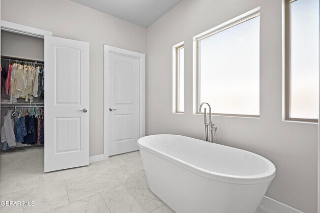 Building Photo - 2332 Mike Price Dr