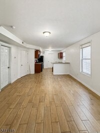 Building Photo - 81 Summer Ave