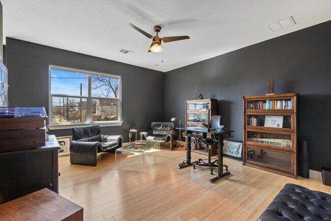 Building Photo - 3014 Neal St