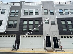 Building Photo - 1021 S Taylor Ct
