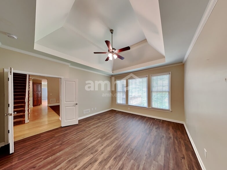 Building Photo - 302 Green St