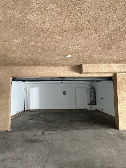 2 car garage - 1035 Myrtle Ave