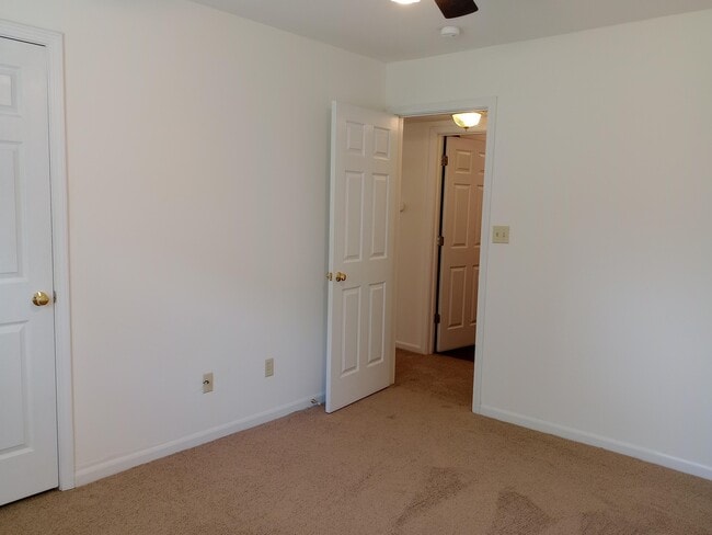 Building Photo - 3527 Prescott Dr