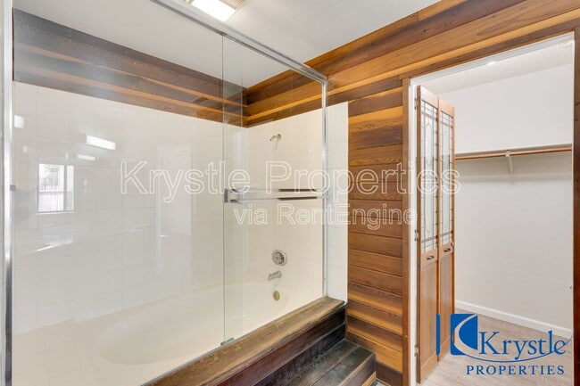 Building Photo - 343 Clydesdale Dr