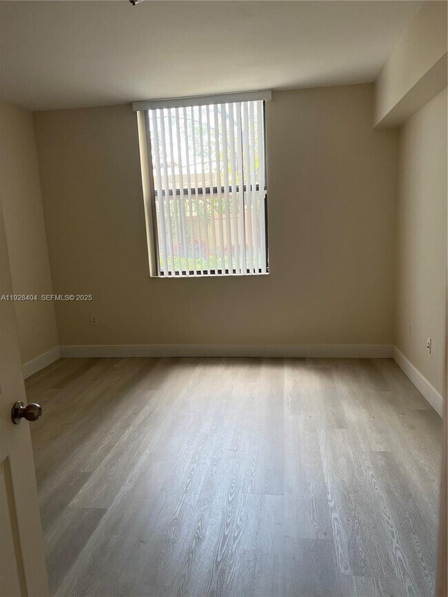 Building Photo - 1919 Van Buren St