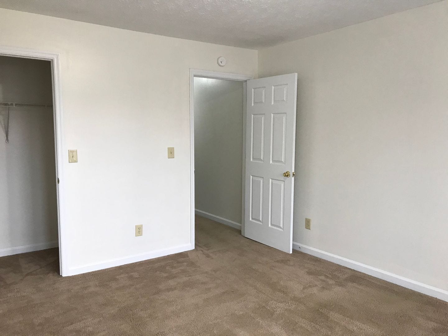 Building Photo - 304 Oriole Dr