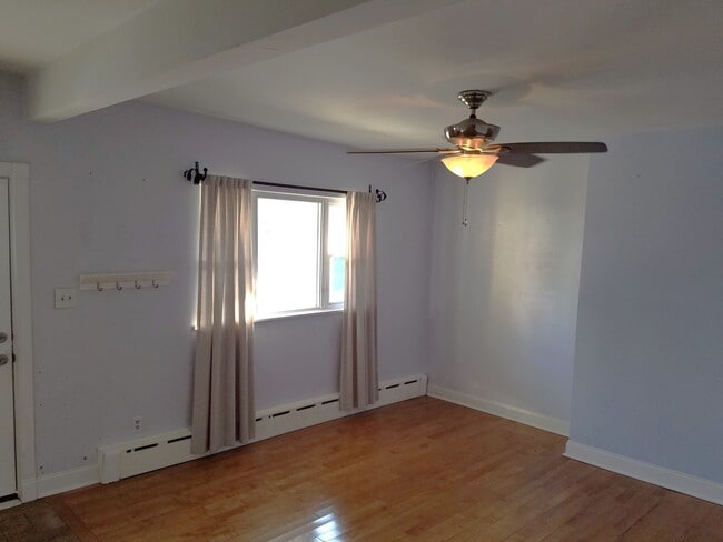 Building Photo - 4906 Sciota St