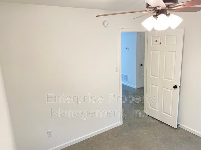 Building Photo - 3850 Ajanders Dr