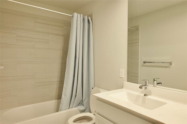 Building Photo - 3207 Tilley Dr