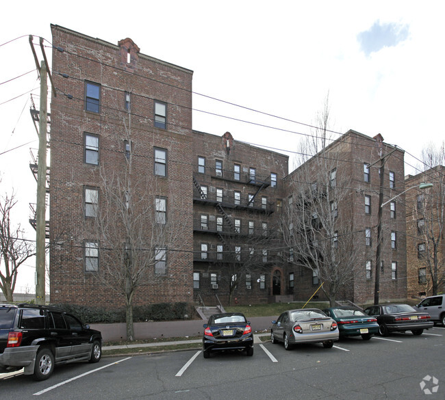 Primary Photo - Plattykill Manor Apartments