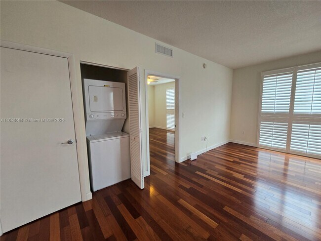 Building Photo - 7275 SW 89th St